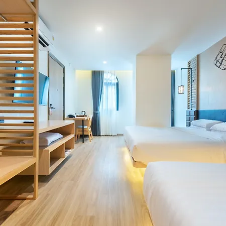 Phra Nakhon Poshtel-2